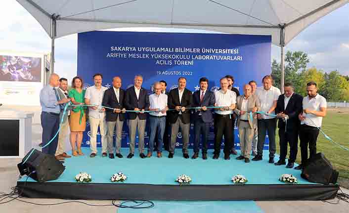 SUBÜ laboratuvarları nitelikli istihdama katkı sağlayacak — haber görseli