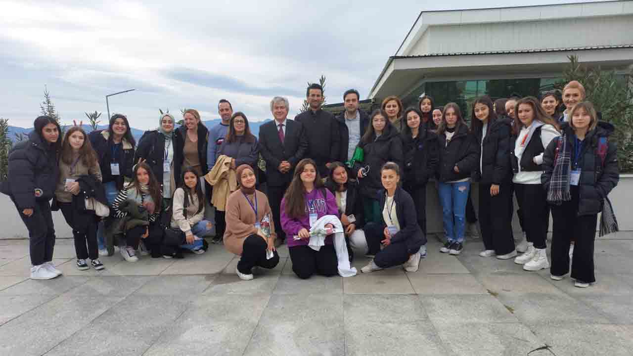 Hacı Zehra Akkoç kız Anadolu lisesinden Erasmus projesi — haber görseli