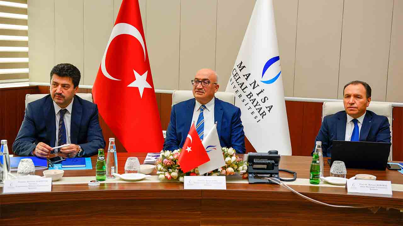 Rektörler Manisa’da +1 Eğitim Modeli’ni konuştu — haber görseli