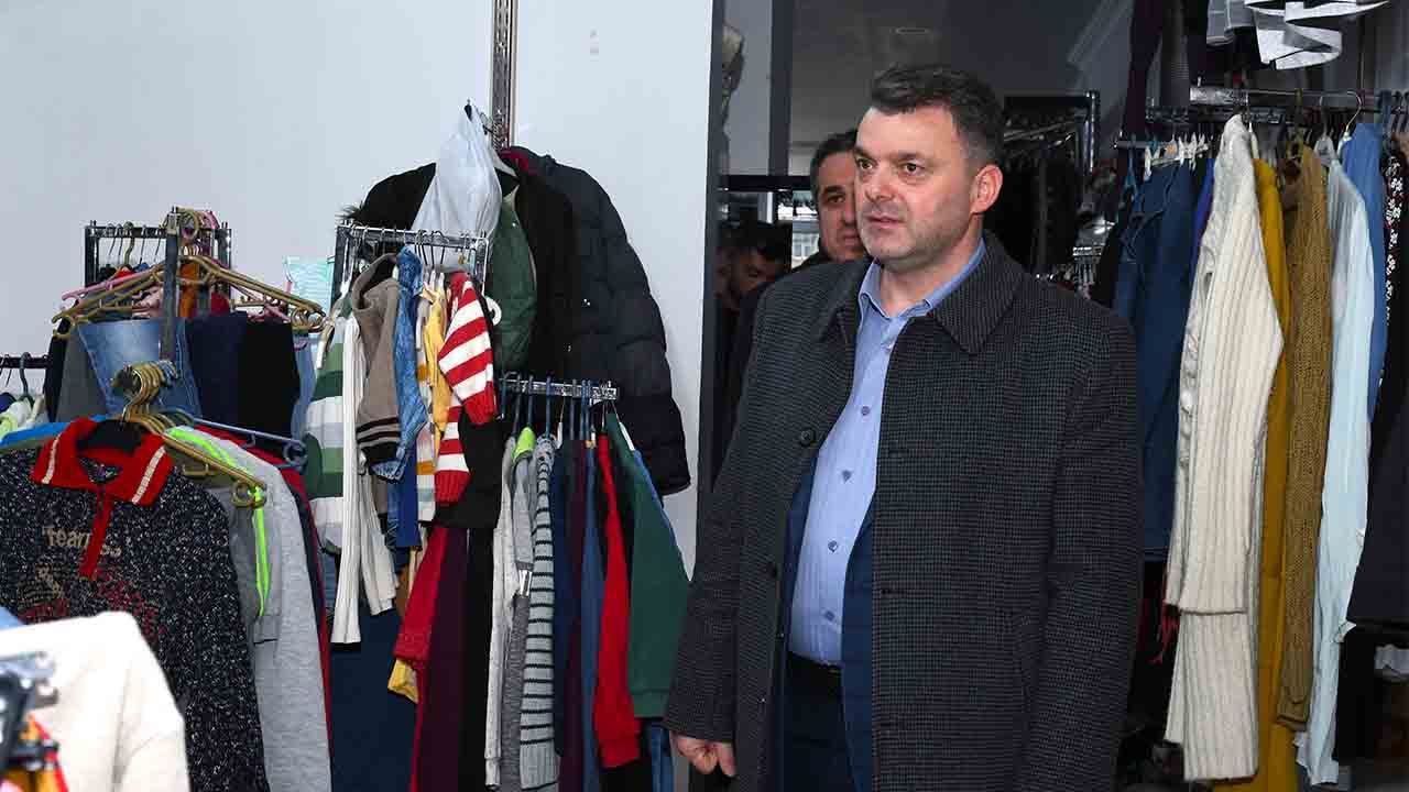 Karasu'da Yardım Toplama ve Dağıtım Merkezi faaliyete geçti — haber görseli
