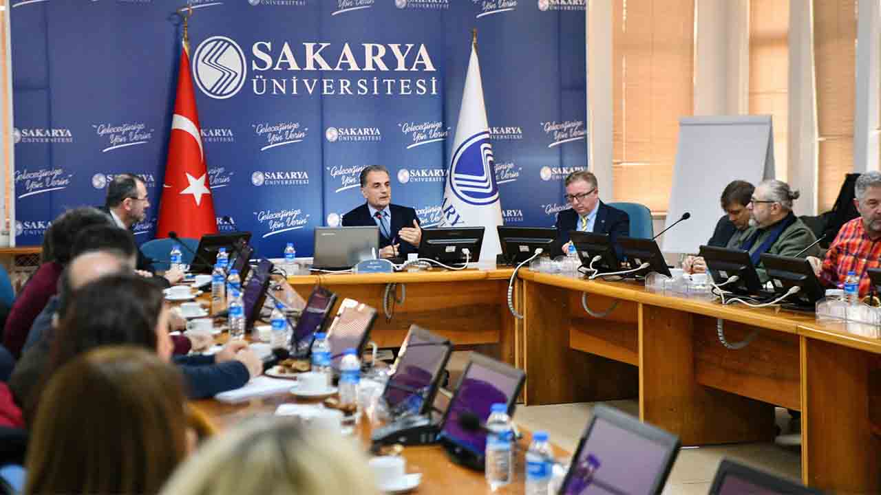 SAÜ’de Öğretim Üyeliğine Yükseltilme ve Atama Kriterleri Yenileniyor — haber görseli