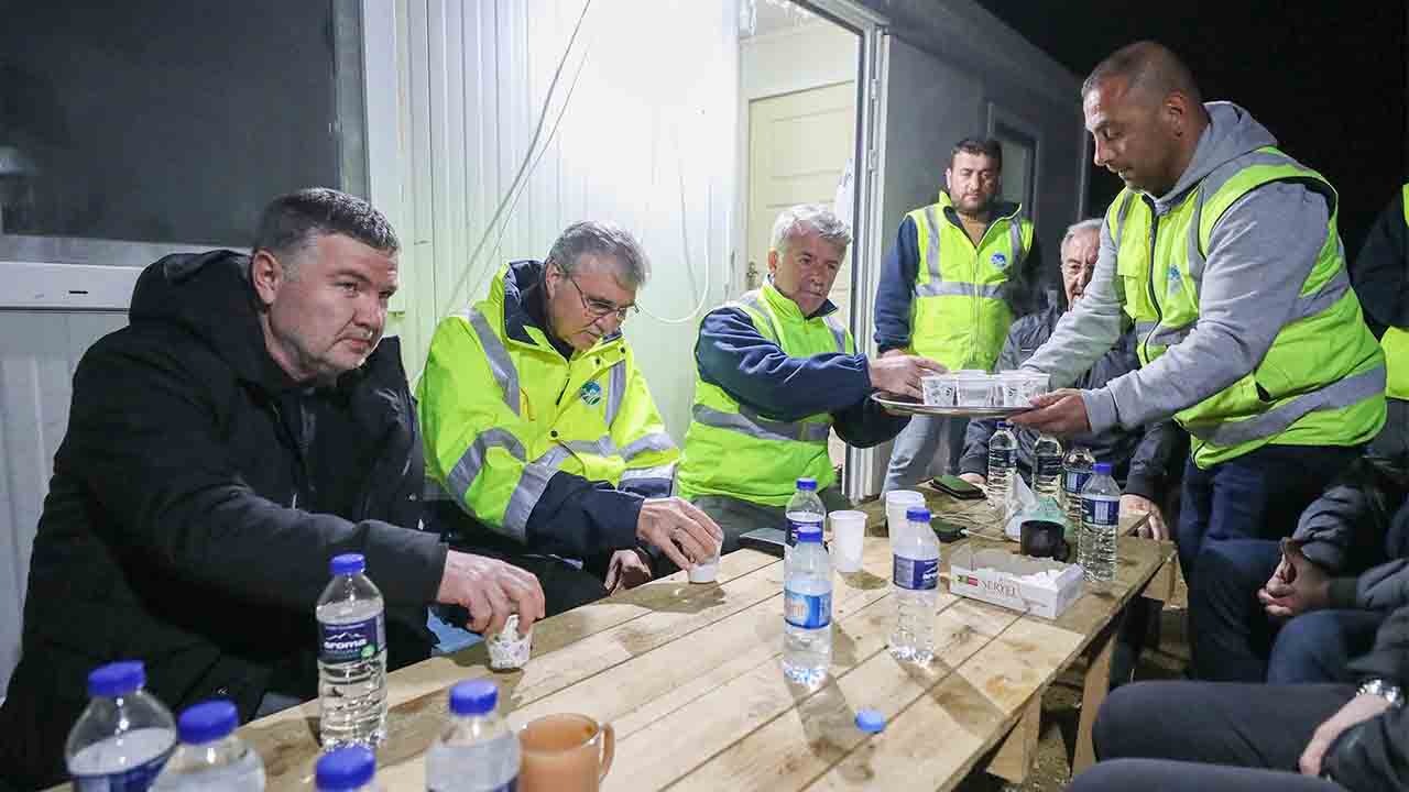 Büyükşehir depremzedeler için gece-gündüz mesaide — haber görseli