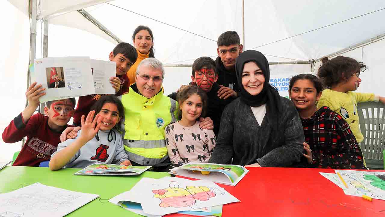Başkan Yüce çocukların mutluluğunu paylaştı: “Çocuk gülerse dünya güler" — haber görseli
