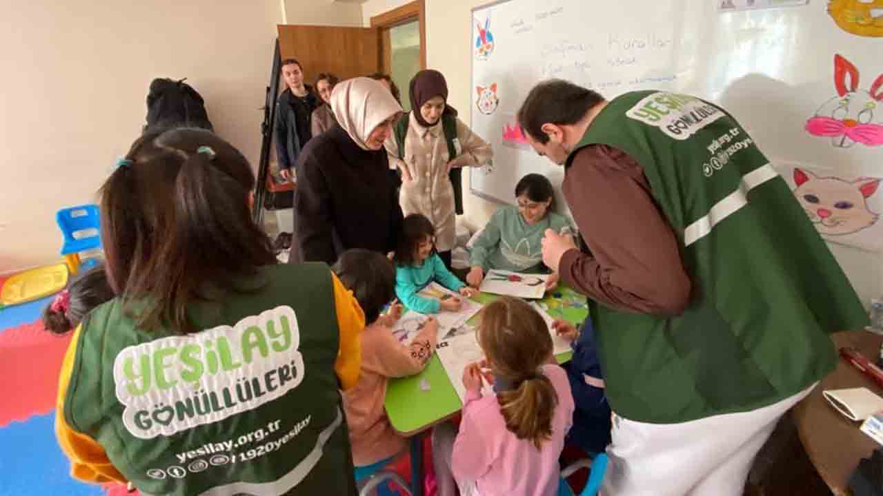 Berihan Kaldırım Hanımefendi’den Depremzede Vatandaşlarımıza Ziyaret — haber görseli