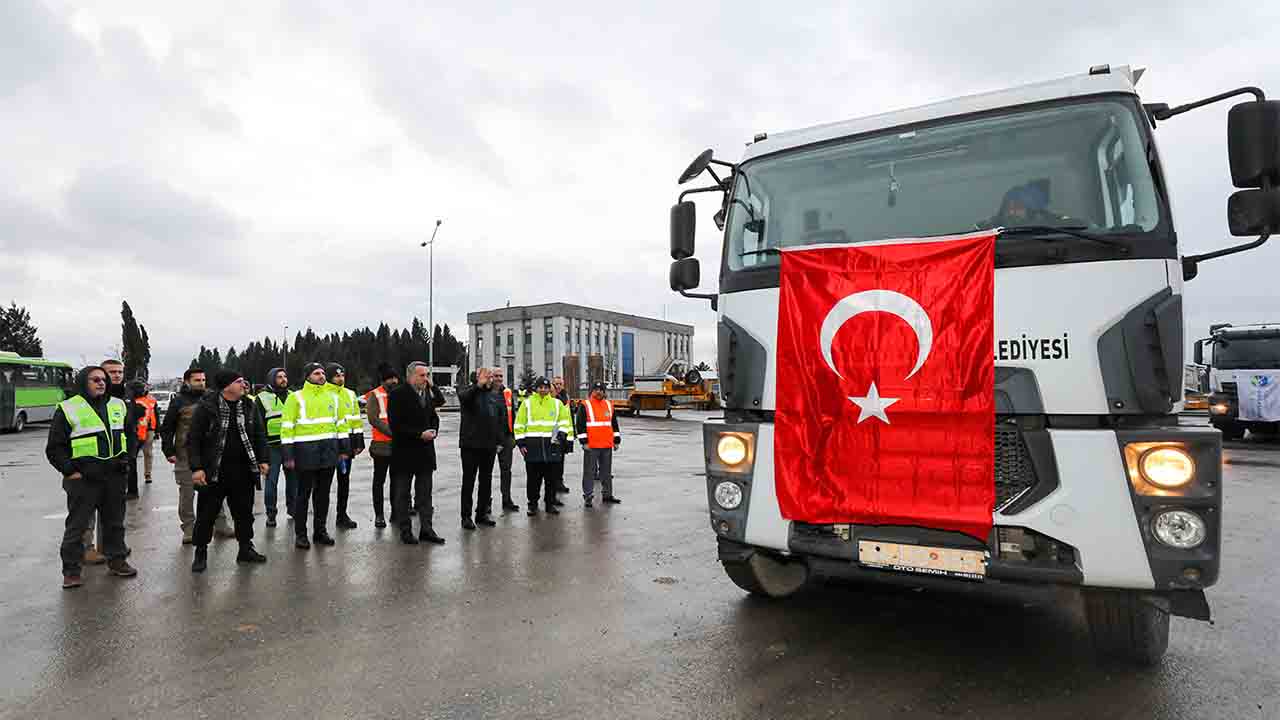 43 iş makinası bölgedeki çalışmalar için yola çıktı — haber görseli