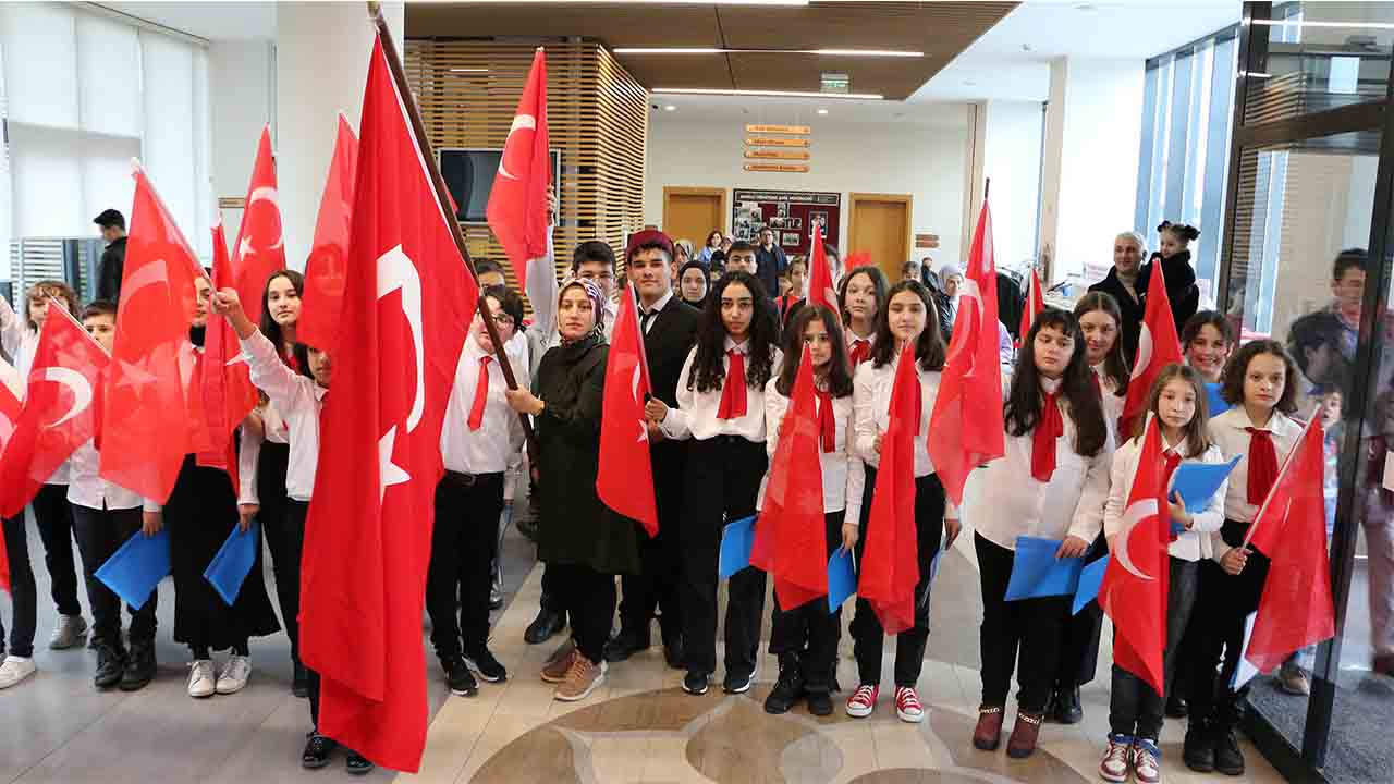SGM’de duygu dolu gösteri: “Bir nesil onların destanıyla büyüyor” — haber görseli