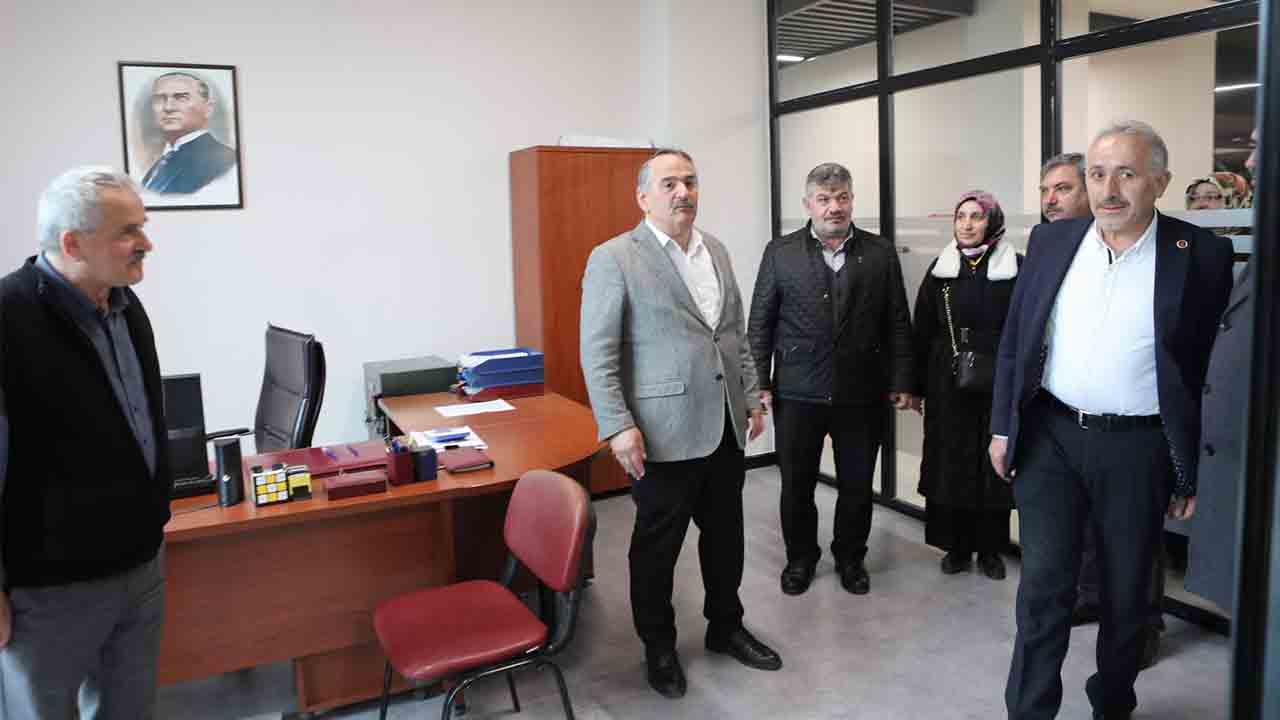 Arifiye Belediyesi Yeni Hizmet binasında İlk meclis toplantısını gerçekleştirdi — haber görseli