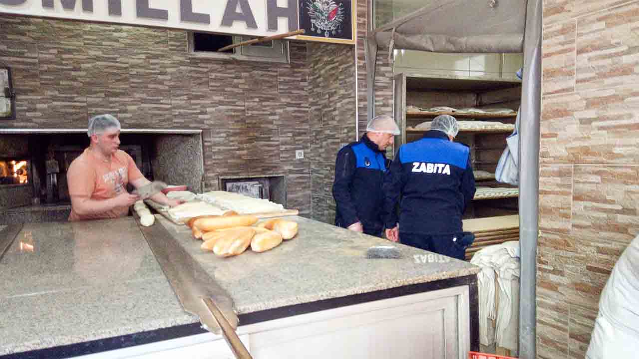Karasu Belediyesi ilçedeki fırınlarda hijyen ve gramaj denetimi yaptı — haber görseli