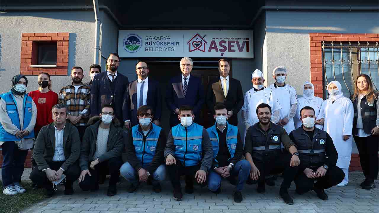 Ramazan’da sıcak yemek kapılarında: Kimsesizlerin kimsesi Büyükşehir — haber görseli
