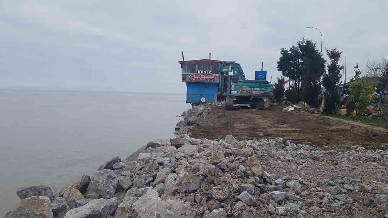 Yeni Mahalle yürüyüş yolunda taş tahkimat ve Islah çalışmaları devam ediyor — haber görseli