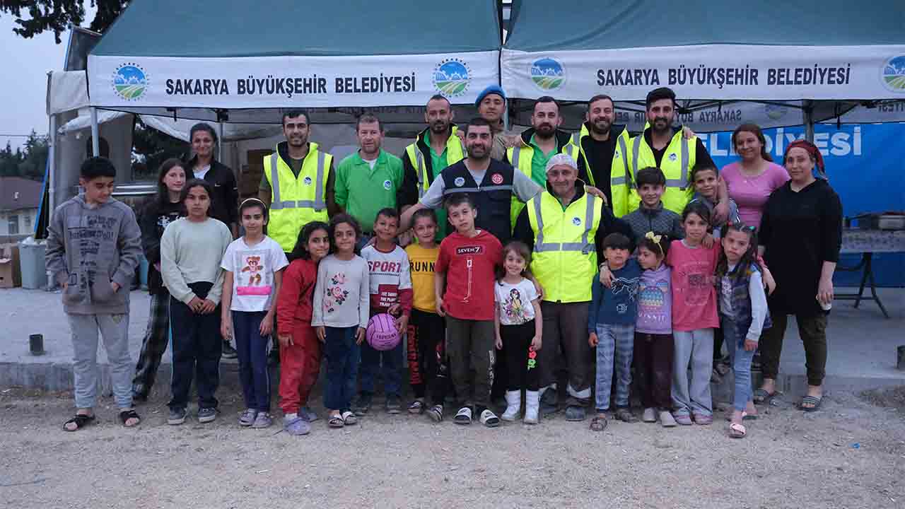Büyükşehir’den Hatay’a aşevi: Kazanlar günün her saati kaynıyor — haber görseli