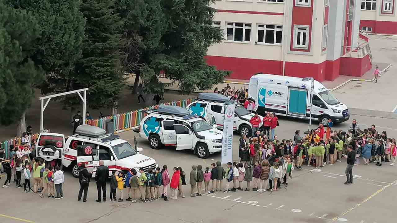 Bahçelievler Gazi İlkokulunda 28 Şubat Sivil Savunma Günü etkinliği — haber görseli