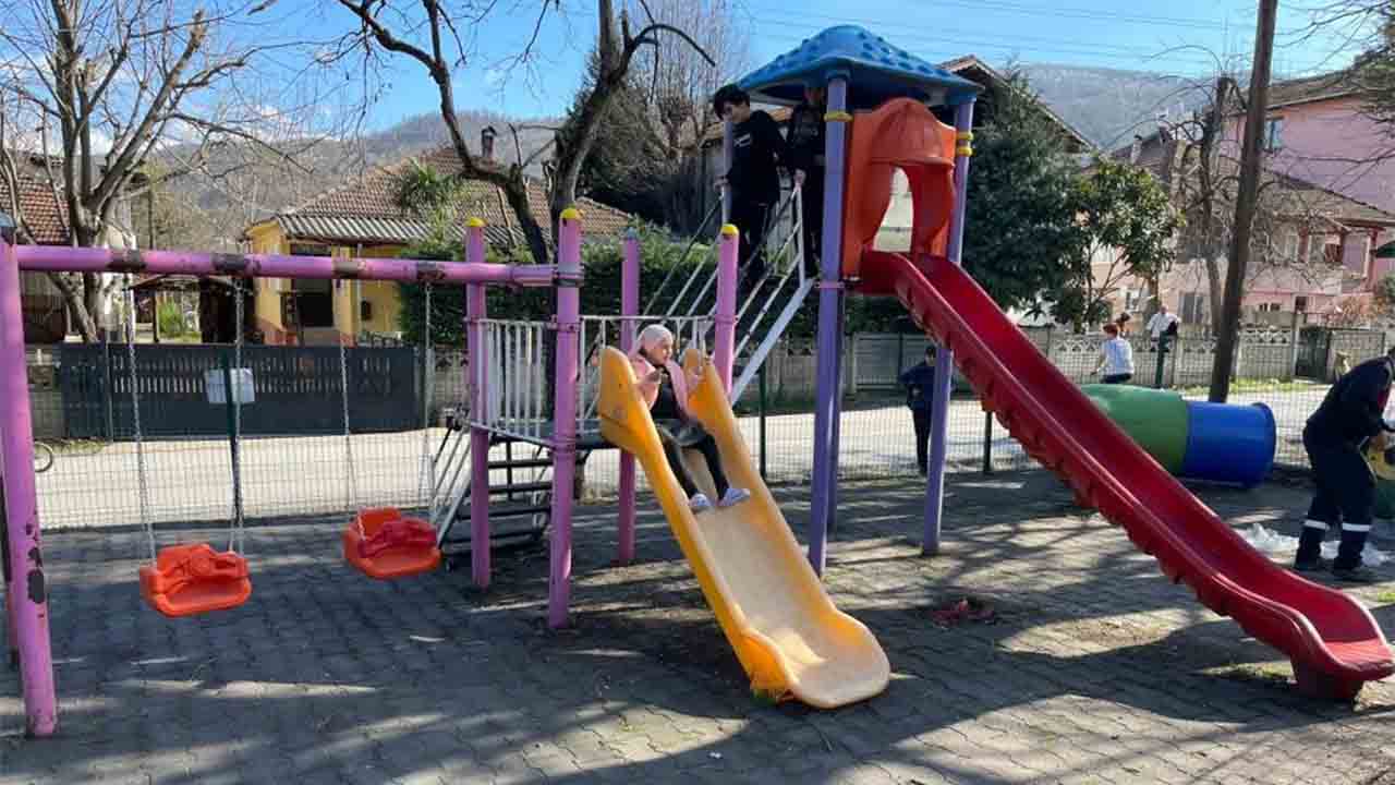Sapanca Belediyesi Parkların Bakımını Yapıyor — haber görseli