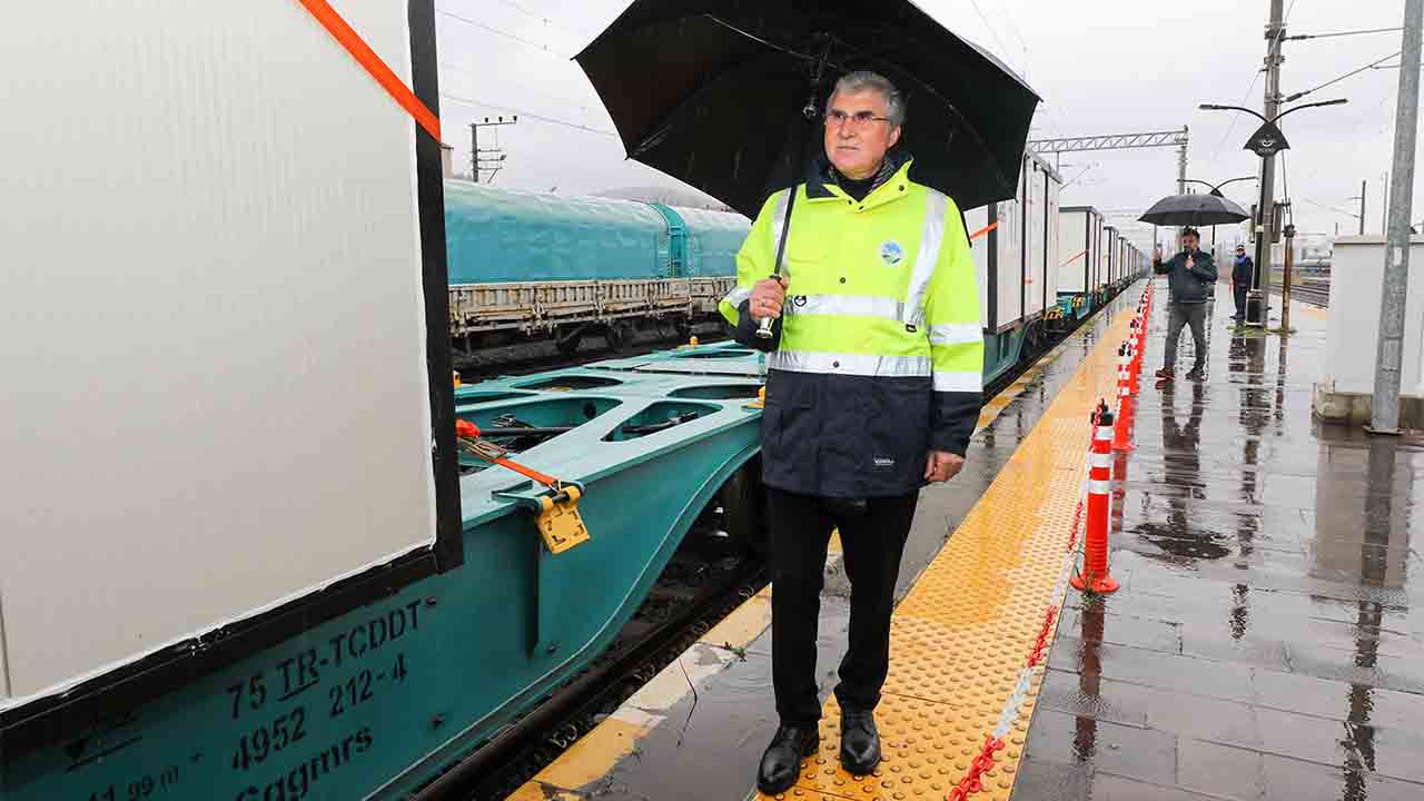 Sakarya’dan İskenderun’a kardeşlik treni: 40 konteyner daha yola çıktı — haber görseli