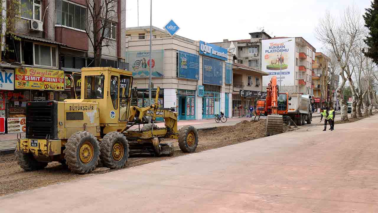 Çark Caddesi'ne dekoratif dokunuşlar: Yeni yüzüne kavuşuyor — haber görseli
