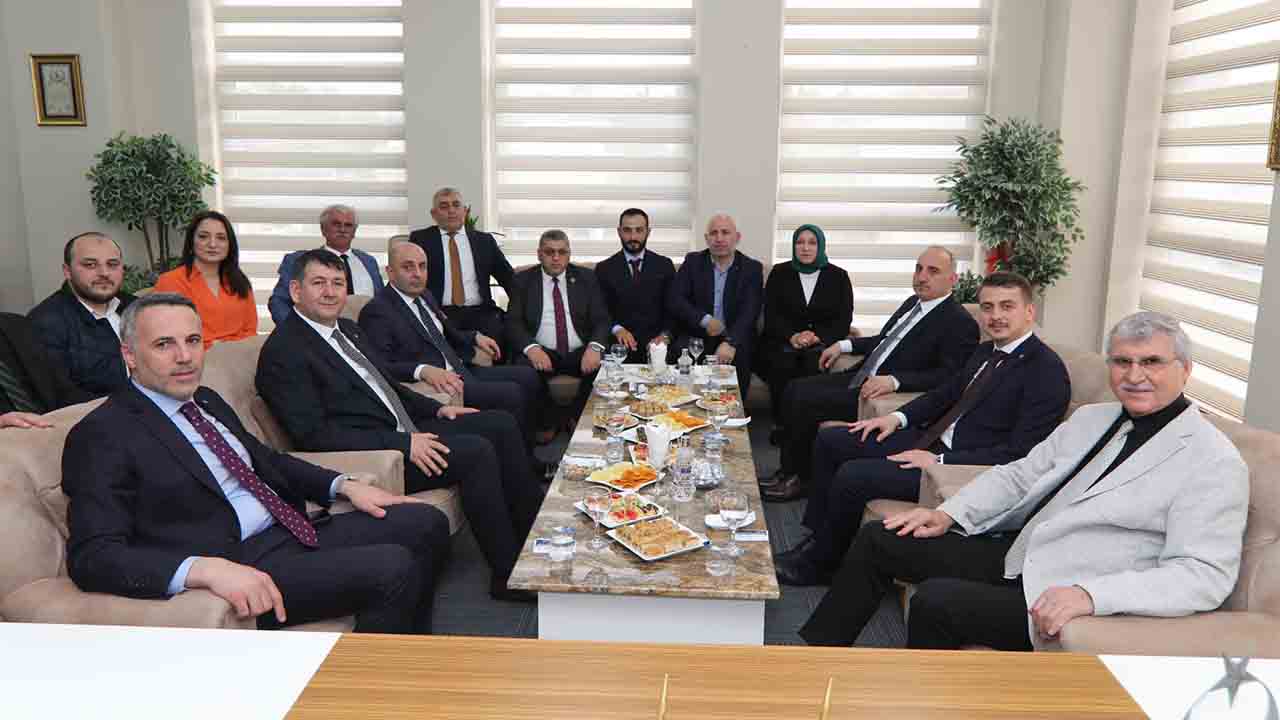 Erenler Belediyesi bayramlaştı — haber görseli