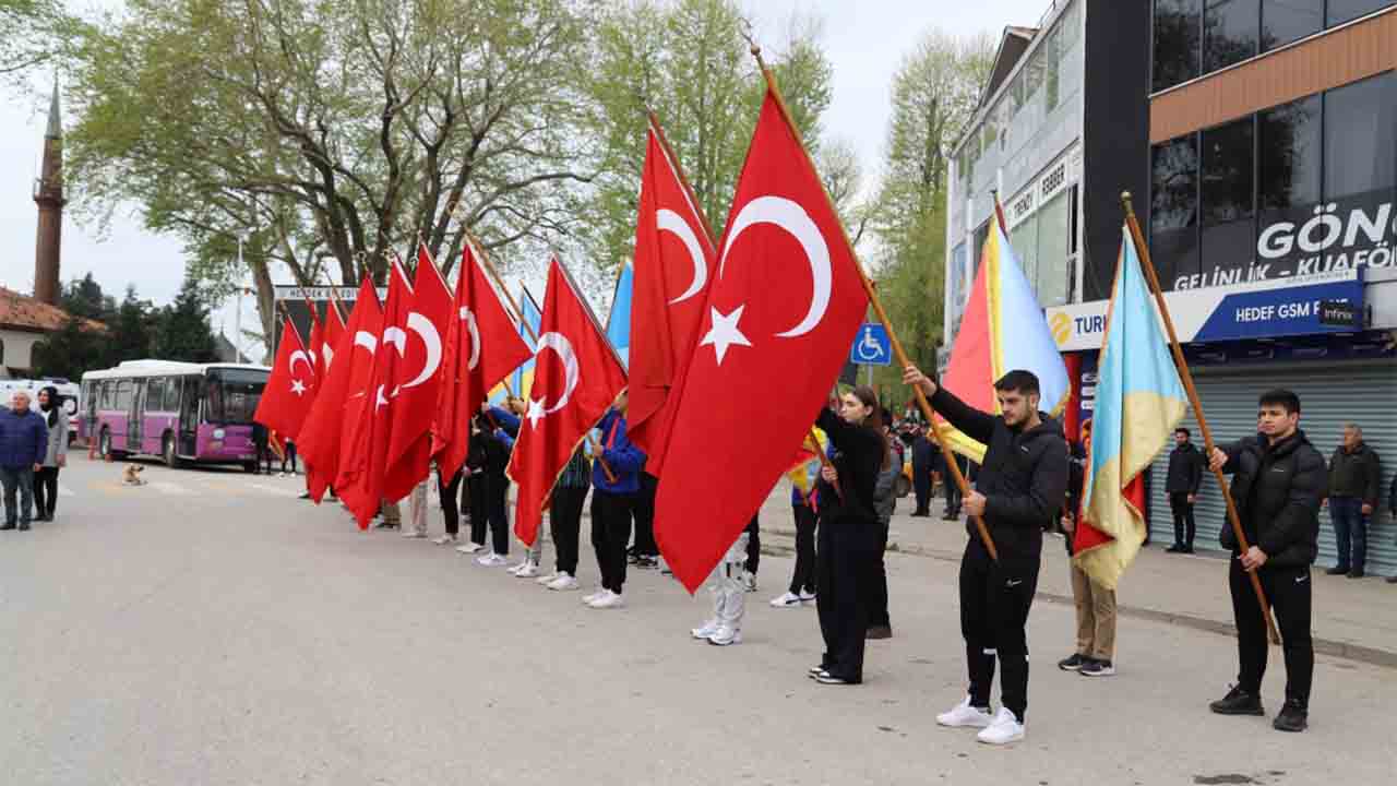 Hendek’te 23 Nisan törenle kutlandı — haber görseli