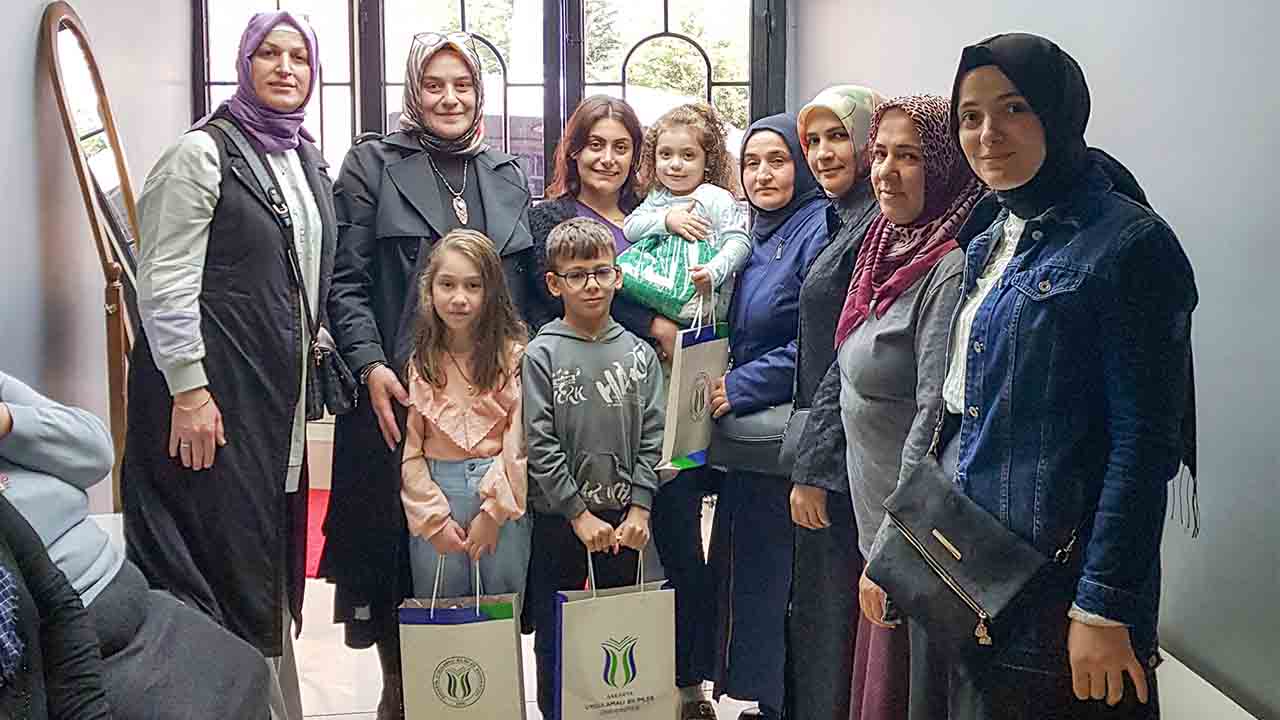 Bayramlıklar Ferizli MYO öğrencilerinden — haber görseli