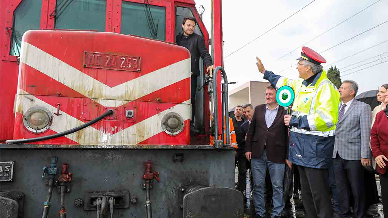 Sakarya’dan Kahramanmaraş’a ‘Kardeşlik Çarşısı’: 40 konteyner yola çıktı — haber görseli