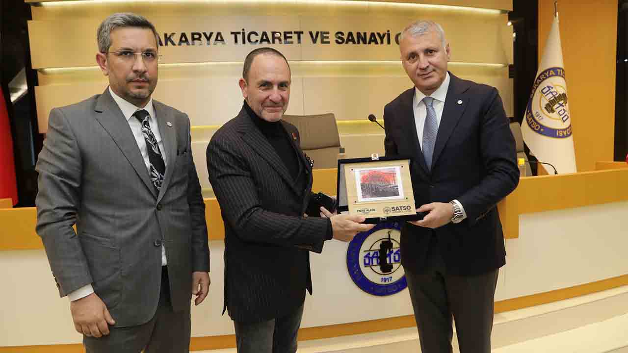 Prof. Dr. Emre Alkin “Türkiye'de ve Dünyada Ekonomik Konjonktür”ü anlattı — haber görseli