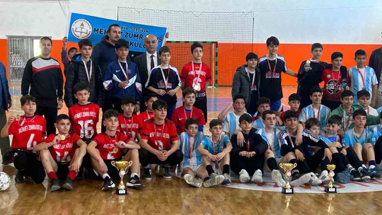 Mehmet Zumra Kuş Ortaokulu, Futsal Şampiyonluğuna Ulaştı! — haber görseli