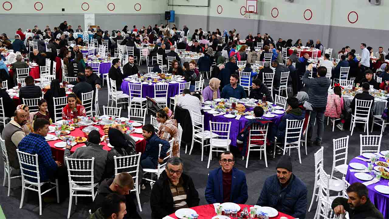 Karasu Belediyesi Personeli Ramazan iftarında bir araya geldi — haber görseli
