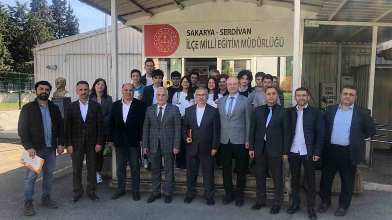 Serdivan'da NEHİR Projesi Kapsamında yapılan Sınavlarda Başarılı olan öğrenciler ödüllendirildi — haber görseli