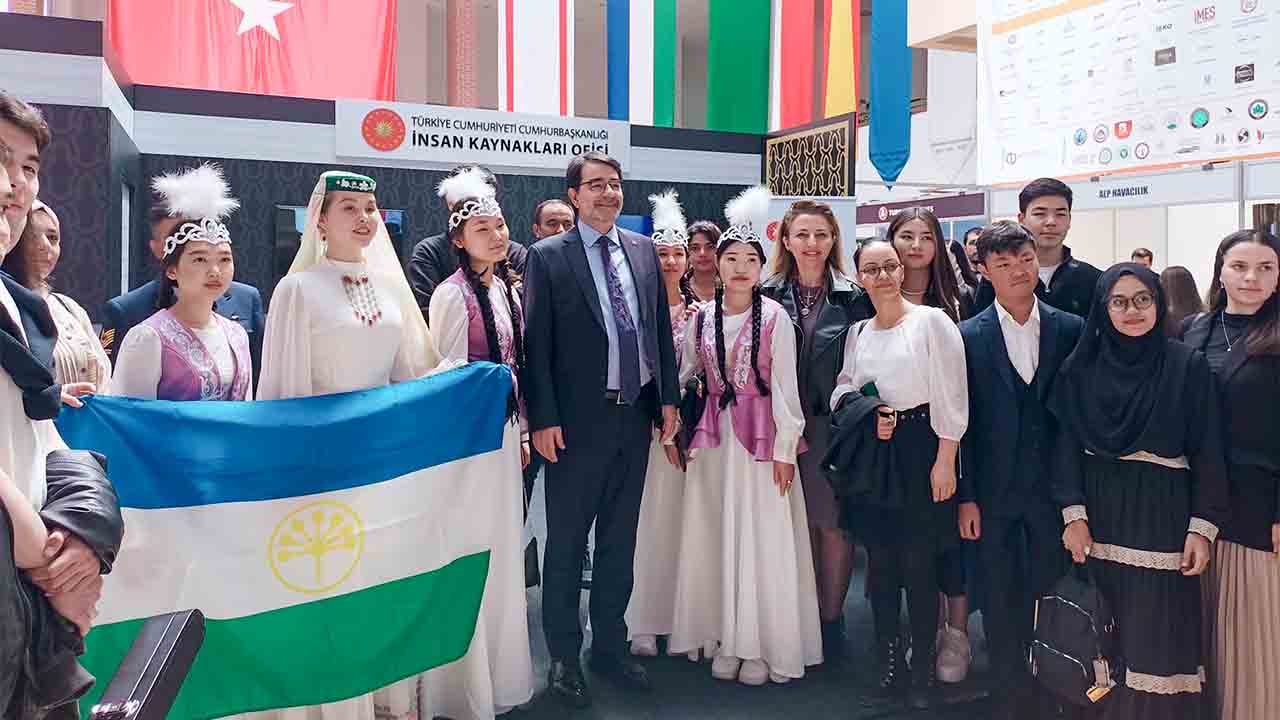 Yöresel dans ve şarkılarını İKAF’ 23’te sergilediler — haber görseli