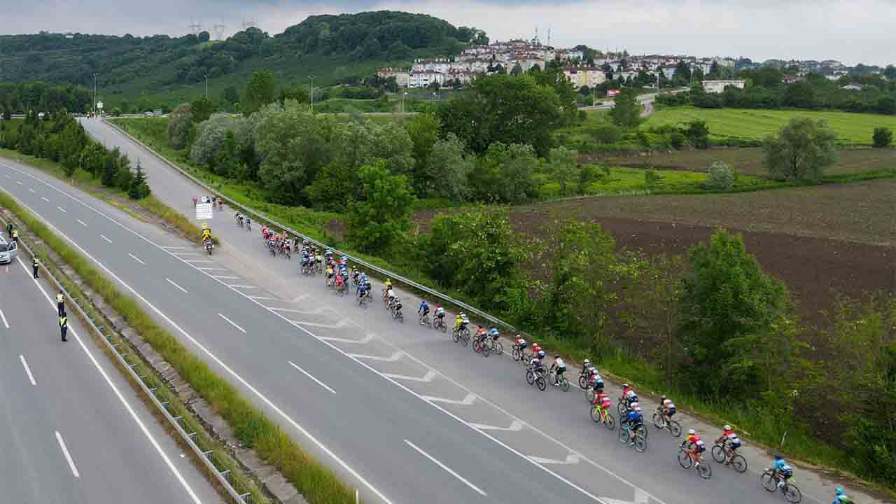 Tour Of Sakarya 3’üncü gününde fırtına gibi esti: Dünyanın gözü kulağı Sakarya’da — haber görseli