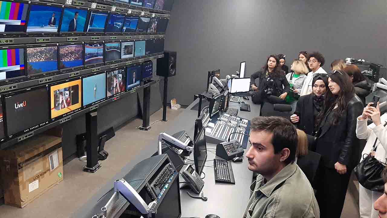 SUBÜ öğrencileri TRT’yi inceledi — haber görseli