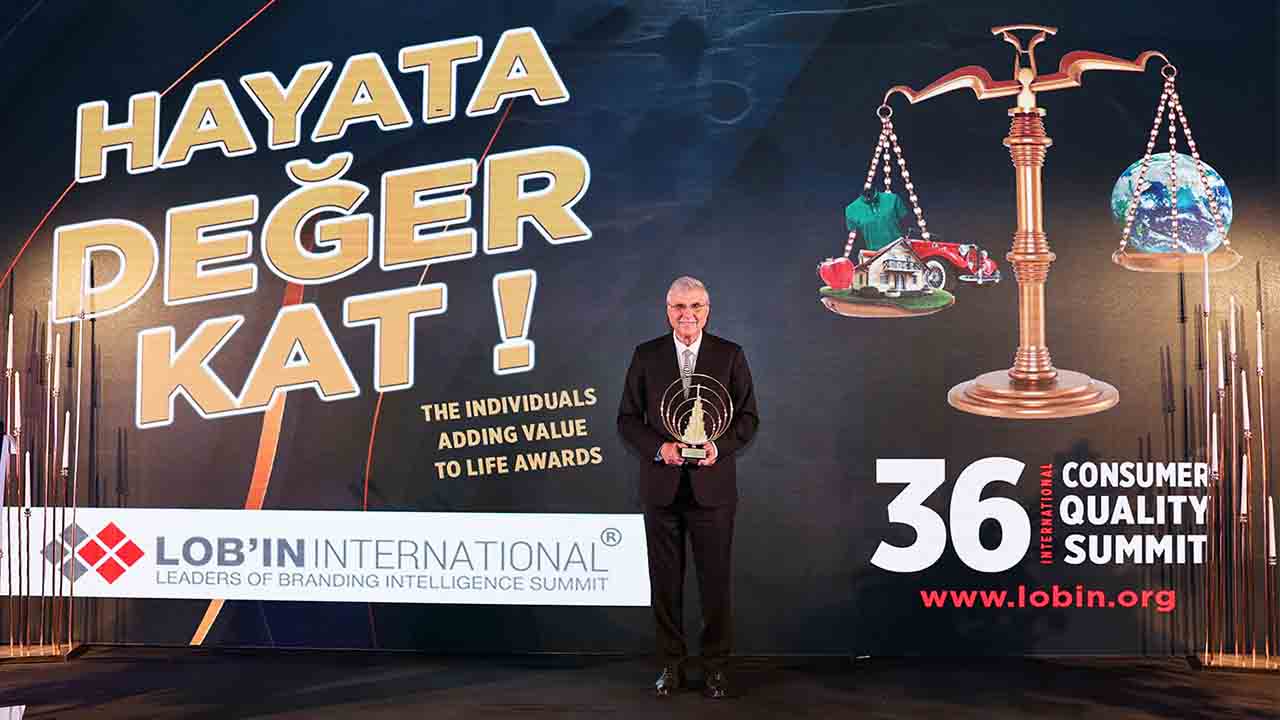 Başkan Ekrem Yüce’ye ‘Hayata Değer Katan Birey’ ödülü verildi — haber görseli