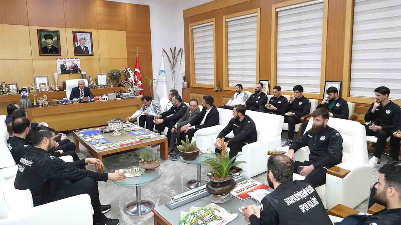 Büyükşehir hentbol şehrimize şampiyonluk kupasını getirecek — haber görseli