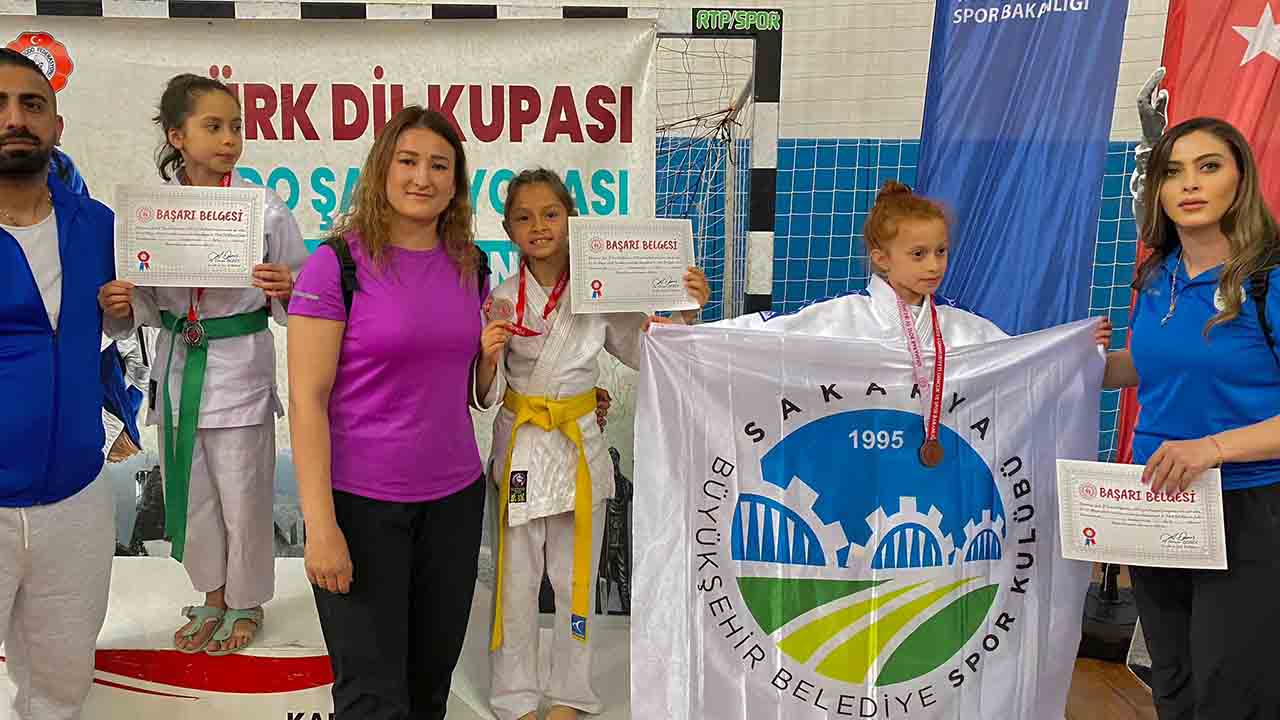 Büyükşehir sporcusu kürsüyü boş bırakmadı — haber görseli