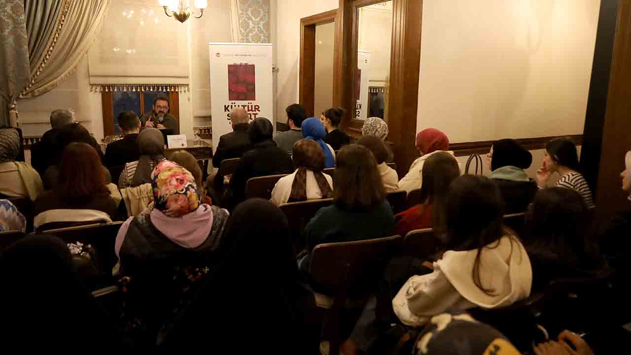 Dünya Öykü Günü’nde Güray Süngü ile sanatı konuştular — haber görseli