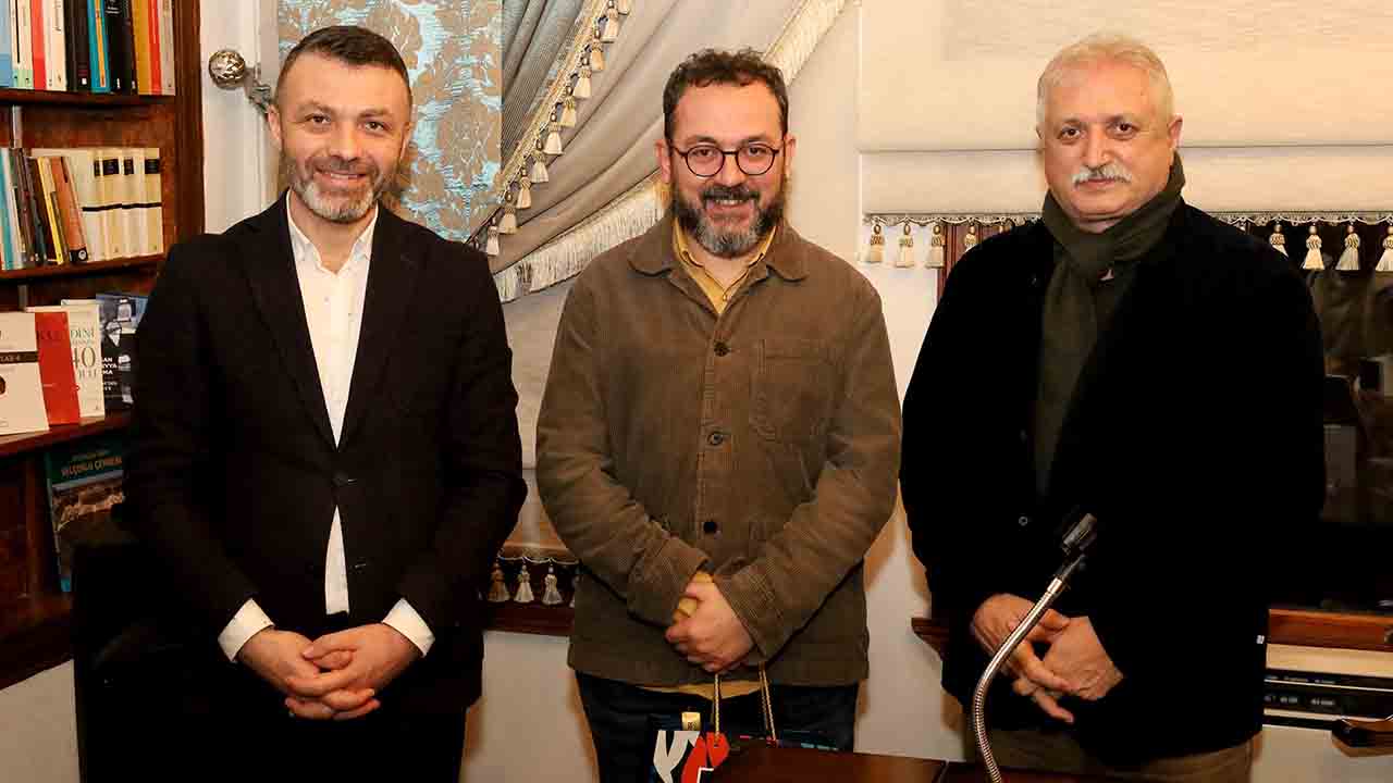 Dünya Öykü Günü’nde Güray Süngü ile sanatı konuştular — haber görseli