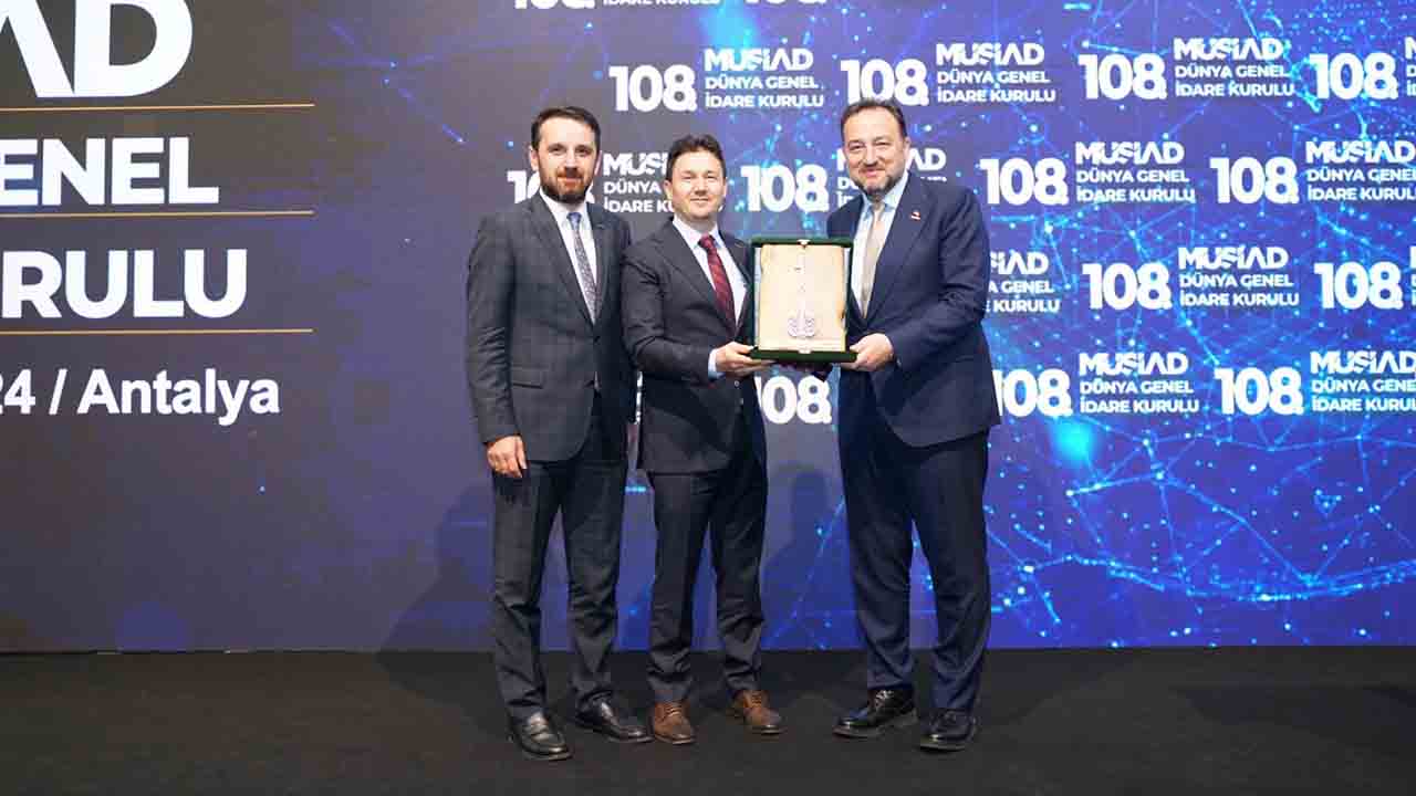 MÜSİAD Sakarya Türkiye 1'incisi oldu: Bu gurur hepimizin — haber görseli