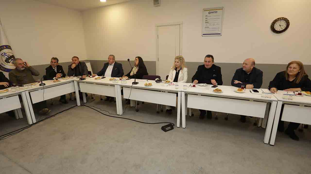 SATSO 16. Meslek Komitesi Üyelerini Plaketle Onurlandırdı — haber görseli