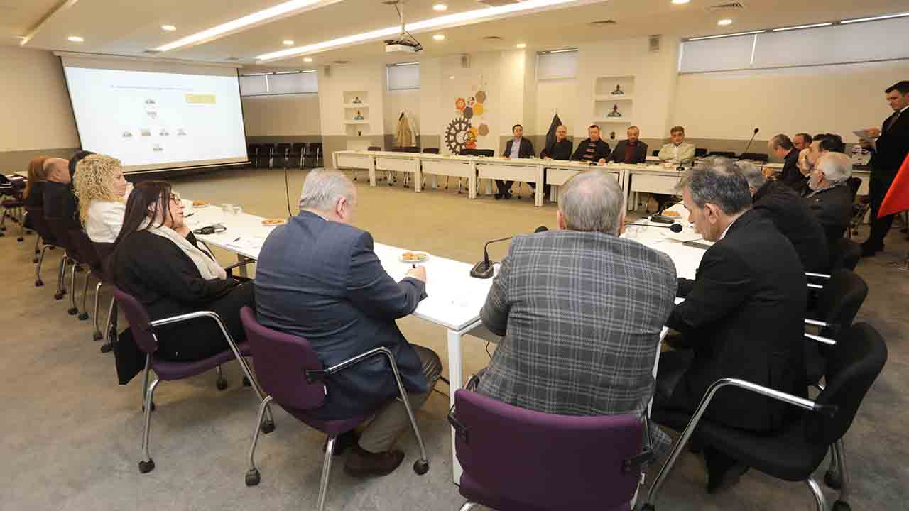 SATSO 16. Meslek Komitesi Üyelerini Plaketle Onurlandırdı — haber görseli