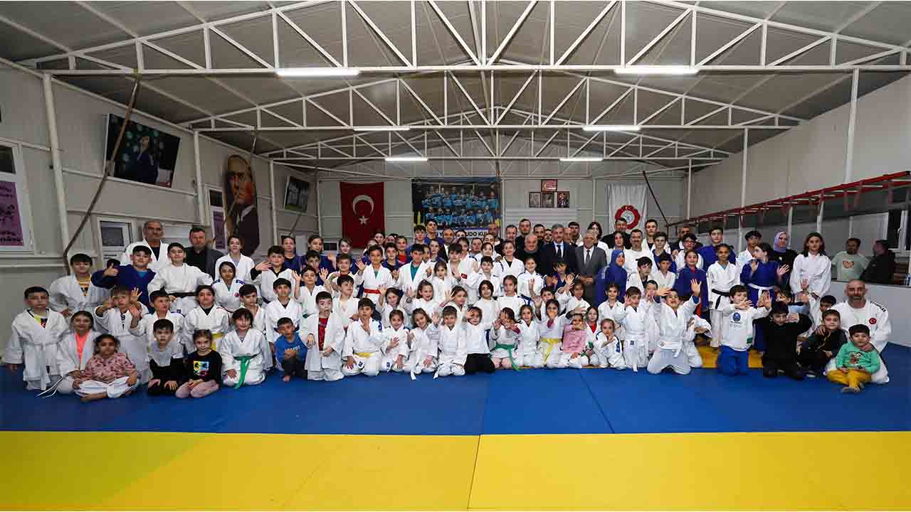 Yusuf Alemdar’dan minik judoculara özel ilgi;“Her ilçede yeni spor tesisleri inşa edeceğiz” — haber görseli