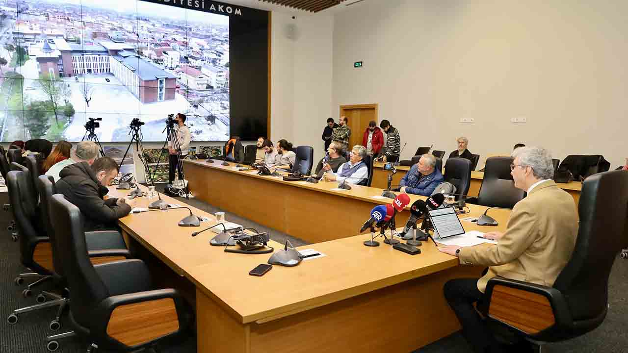Yüce 5 vizyon projeyi anlatıp veda etti — haber görseli