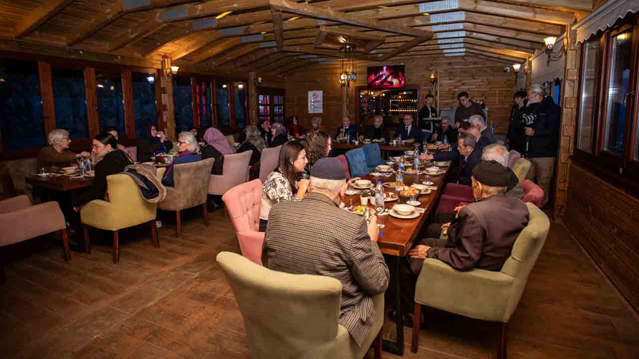 Başkan Babaoğlu ilk iftarı huzur evi sakinleriyle açtı — haber görseli