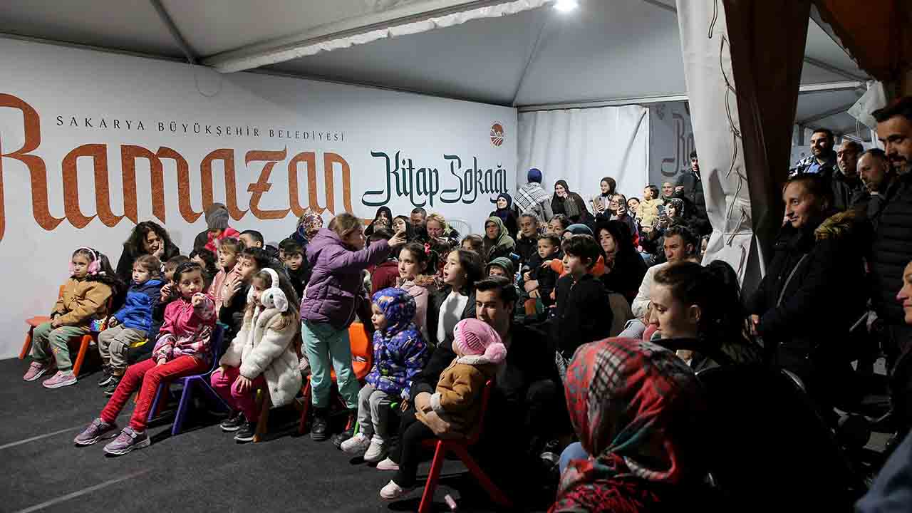 Sakarya 11 ayın sultanı Ramazan’ın huzurunu bu sokakta hissediyor — haber görseli