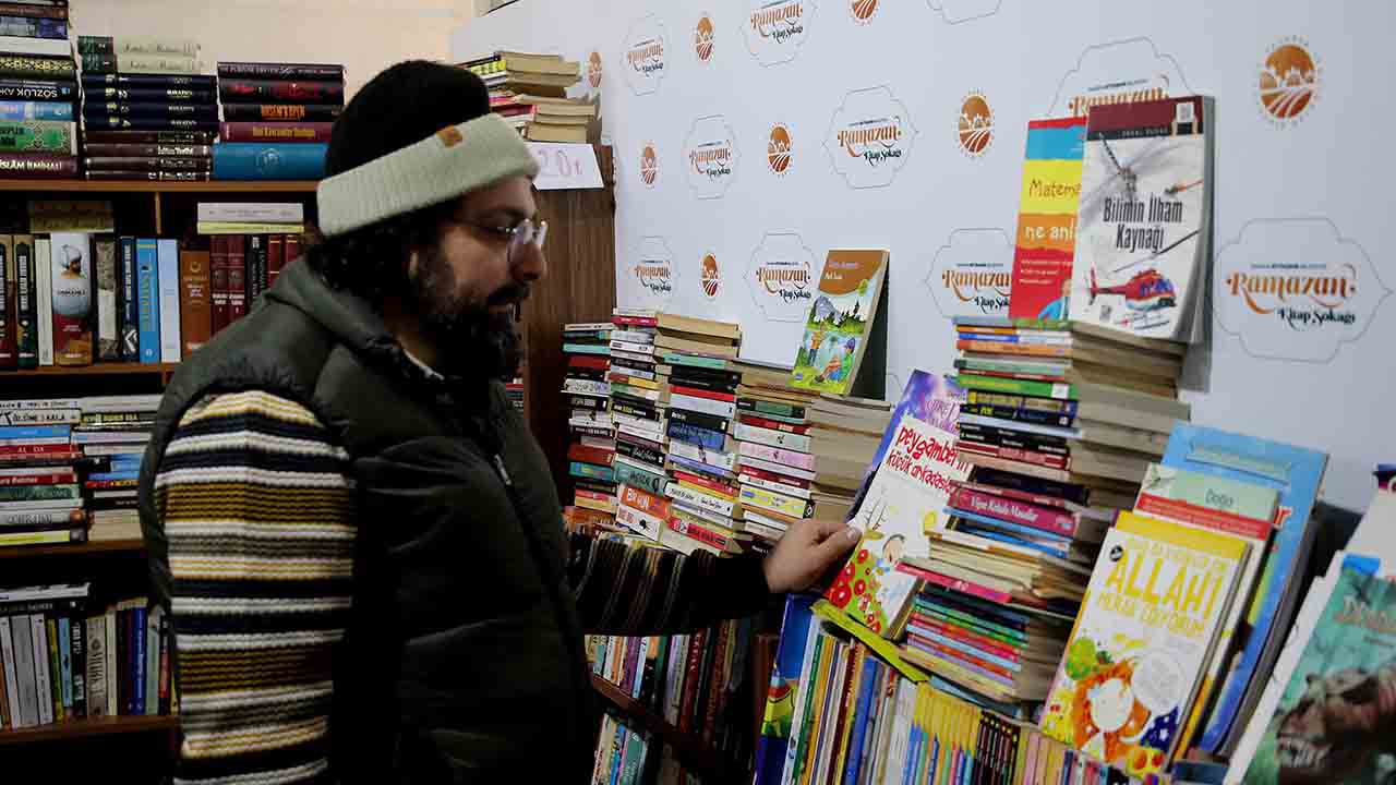 Ramazan’ın tadı Büyükşehirle güzel: 11 ayın sultanı Kitap Sokağı’nda karşılandı — haber görseli