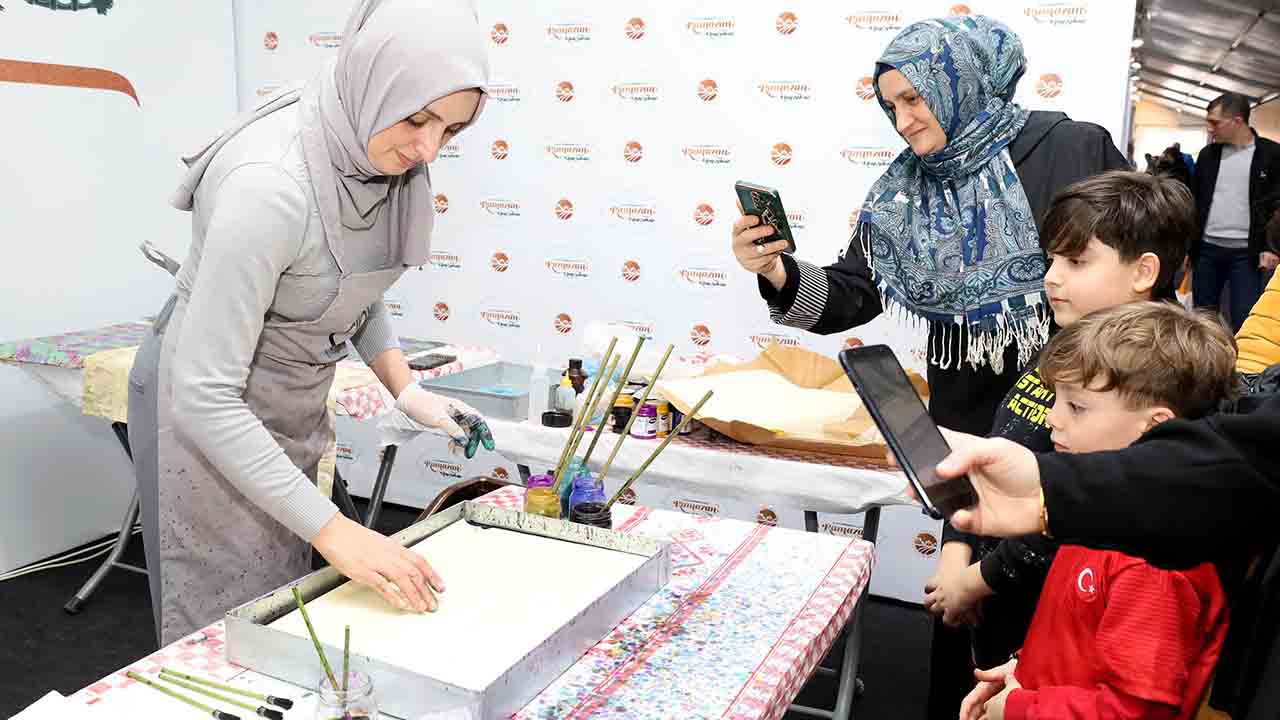 Sakarya 11 ayın sultanı Ramazan’ın huzurunu bu sokakta hissediyor — haber görseli