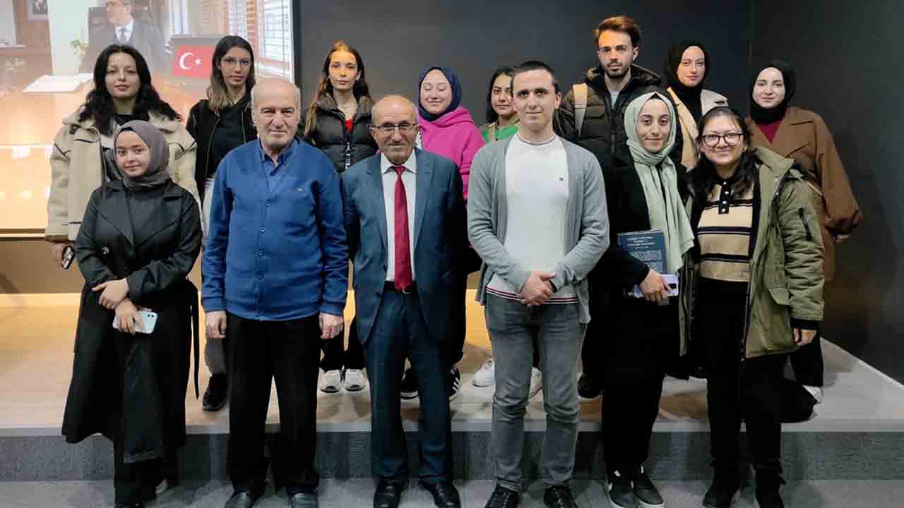 Geyve MYO’da ‘Röportaj Teknikleri’ konuşuldu — haber görseli