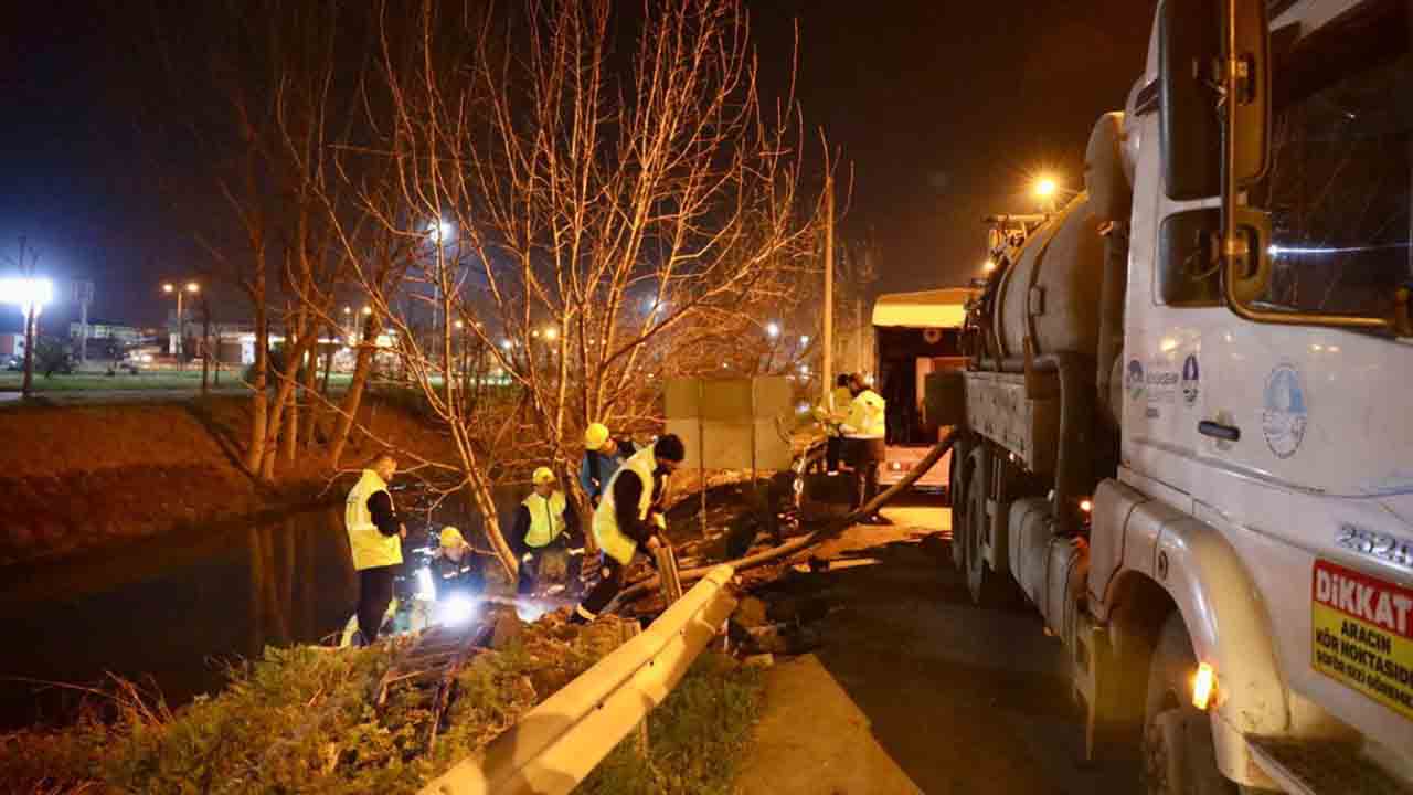Büyükşehir ekipleri gece boyunca altyapı mesaisini sürdürdü — haber görseli
