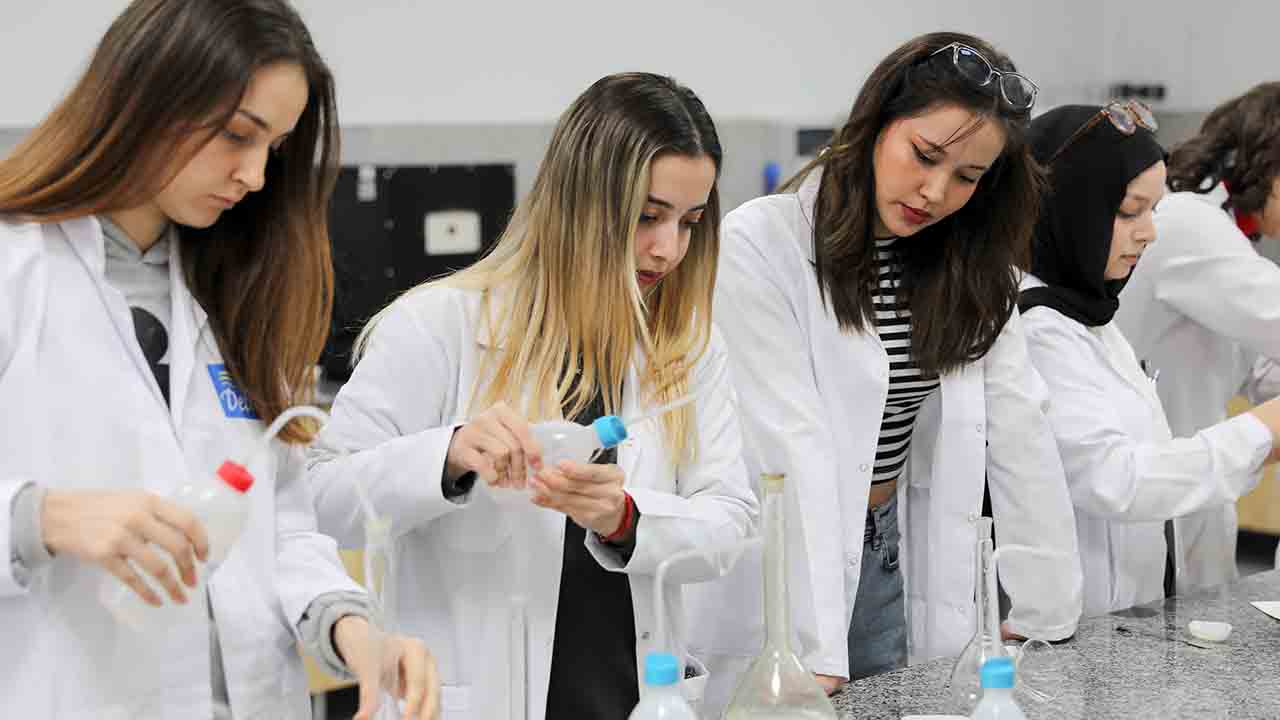 SUBÜ’nün 145 öğrenci projesine TÜBİTAK desteği — haber görseli