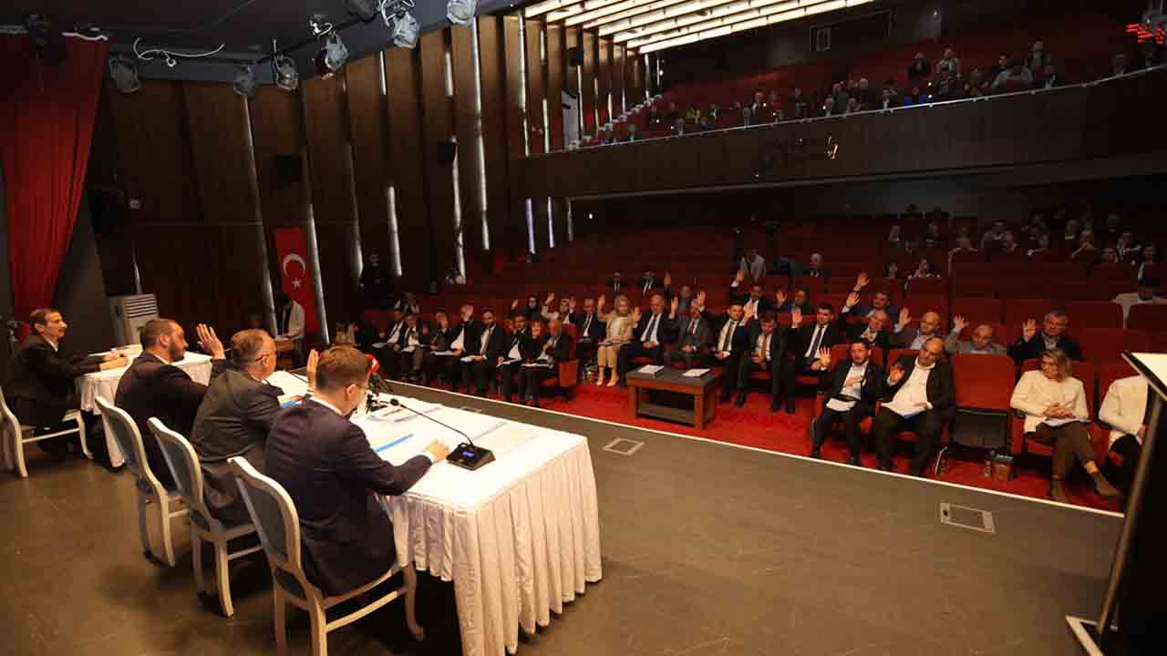 Adapazarı’nda Yeni Dönemin ilk meclisi yapıldı — haber görseli