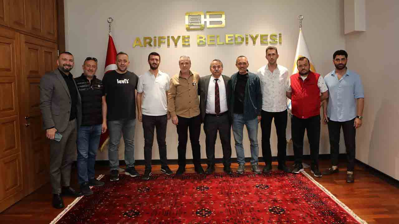Başkan Karakullukçu tebrikleri kabul ediyor — haber görseli