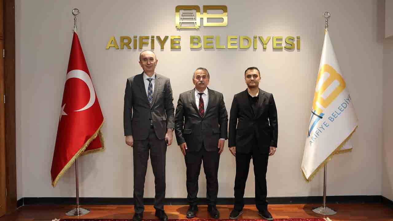 Başkan Karakullukçu tebrikleri kabul ediyor — haber görseli